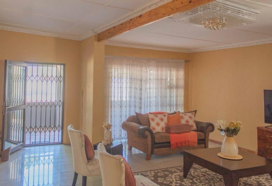 5 Bedroom Property for Sale in Paglande Western Cape